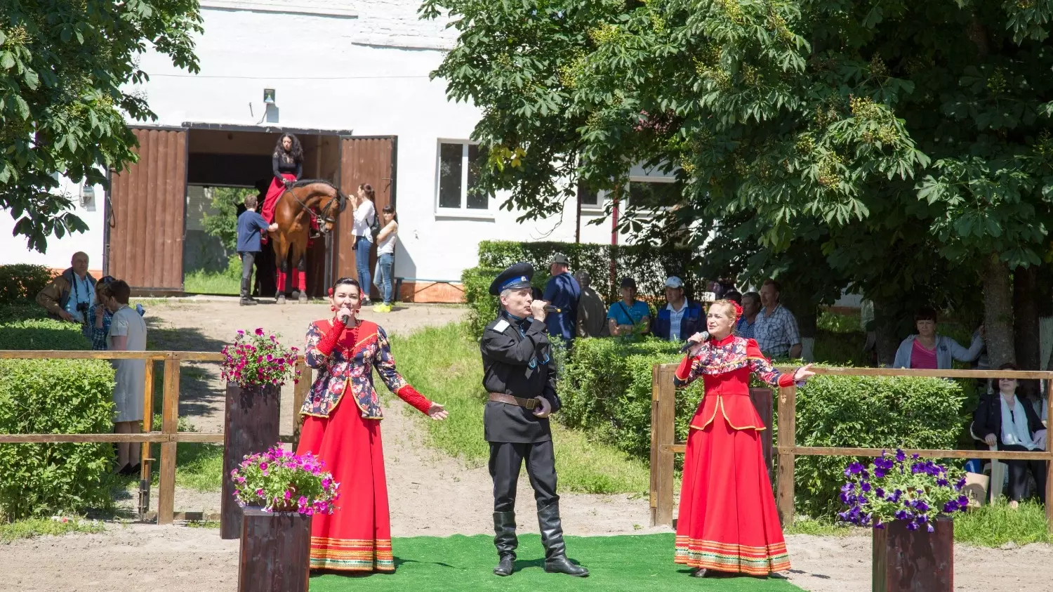Гости смогут увидеть выступления под уникальное исполнений песен терских казаков