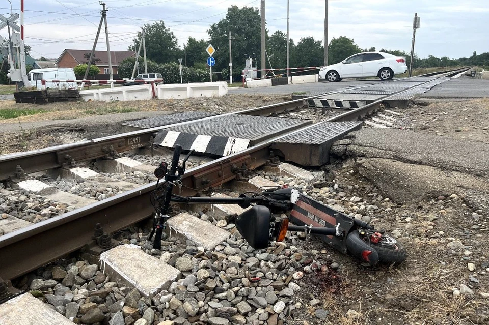 Электросамокатчица попала под электричку на Ставрополье0