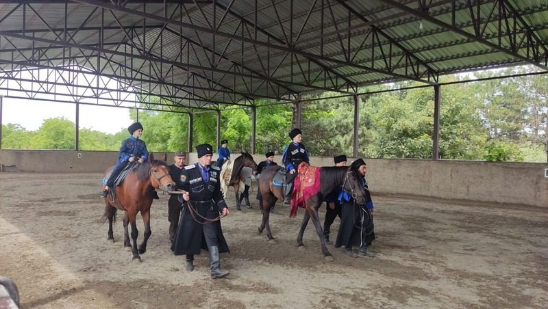 Юрий Чайка стал почётным гостем казачьего обряда в Ессентуках