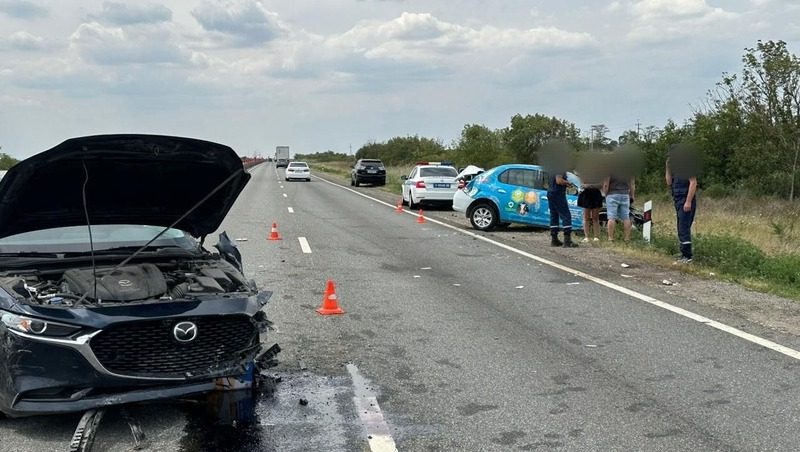 На трассе в Минераловодском округе ограничили движение из-за ДТП