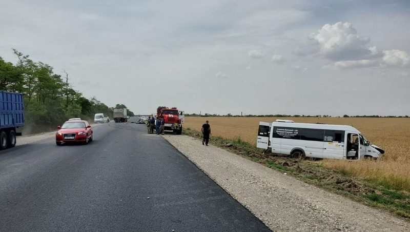 Ребёнок и пенсионерка погибли при столкновении Kia и маршрутки на Ставрополье