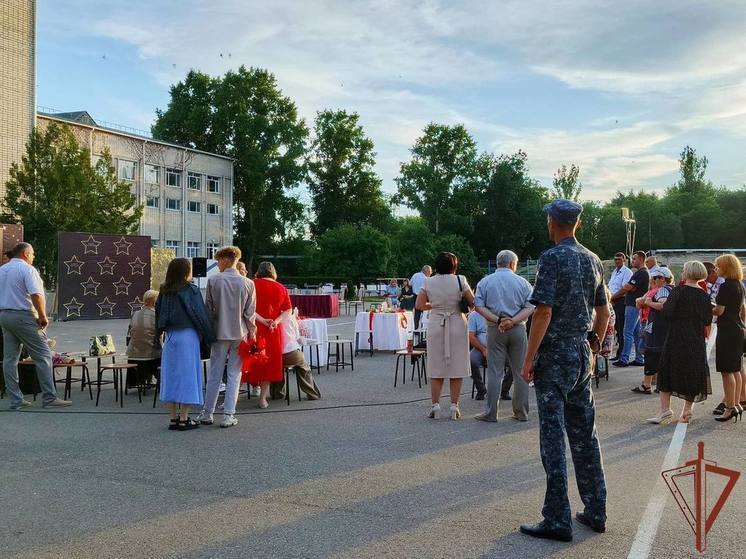 Росгвардия обеспечила безопасность выпускных вечеров на Северном Кавказе