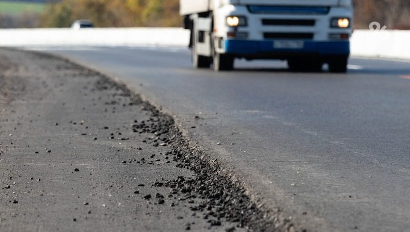 Сразу три улицы ремонтируют в станице Ессентукской по госпрограмме