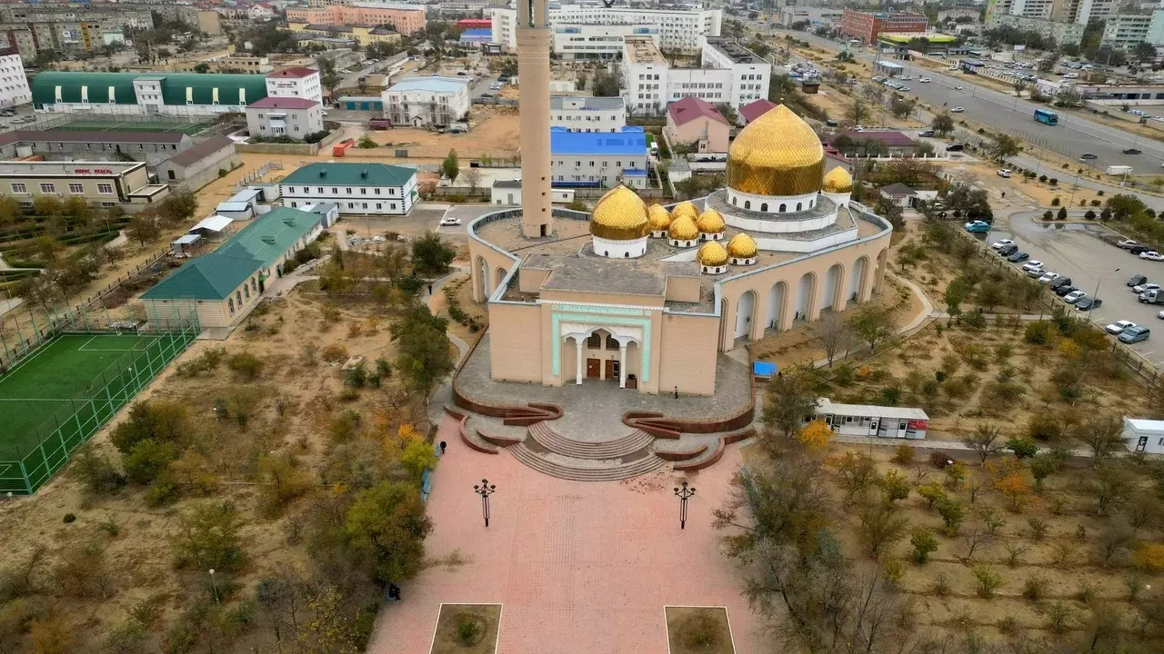 Центральная мечеть Актау с высоты