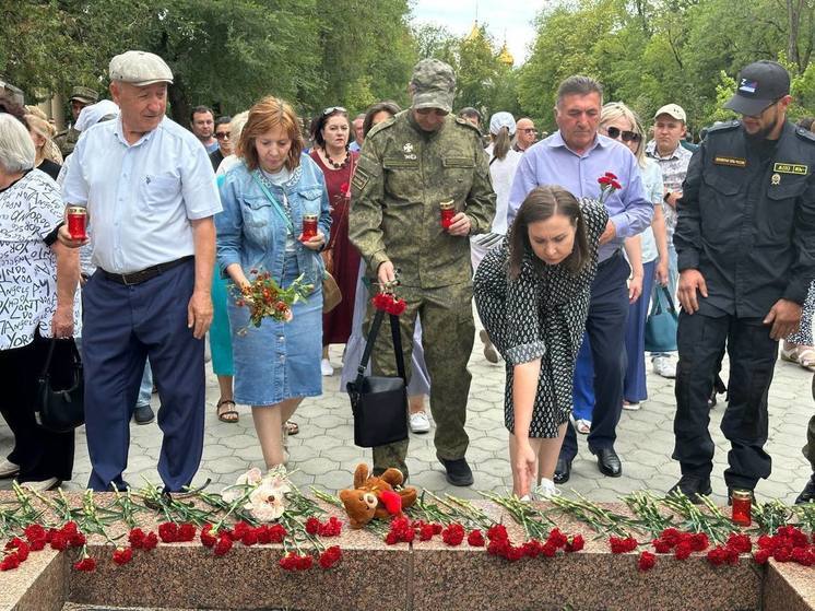 В Черкесске прошла акция-реквием по погибшим детям в Донбассе