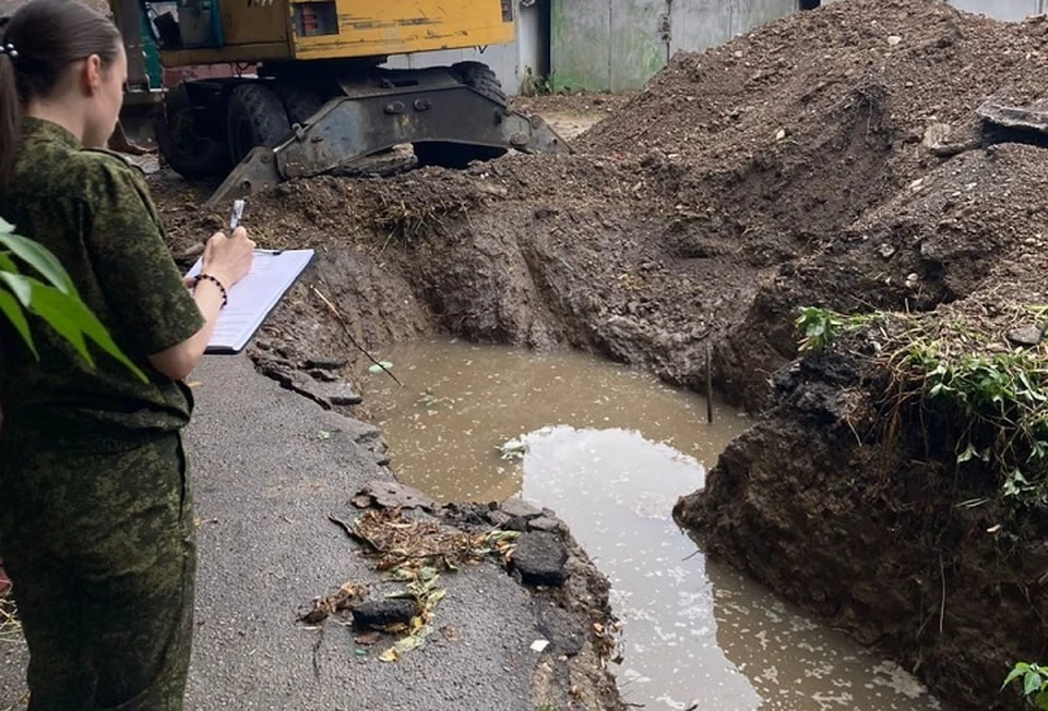 В Нальчике семилетняя девочка захлебнулась в вырытой для ремонта теплосетей яме0