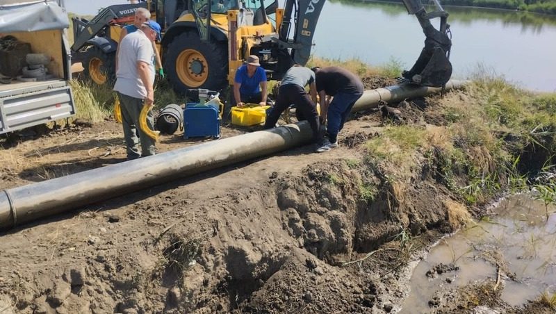 Жители двух населённых пунктов остались без воды в Грачёвском округе