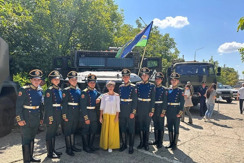 Невинномысские юнармейцы побывали в военной части Ставрополя0