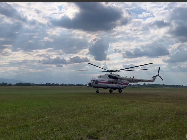 Пострадавшую туристку эвакуировали с перевала Комлагат на вертолете в Осетии