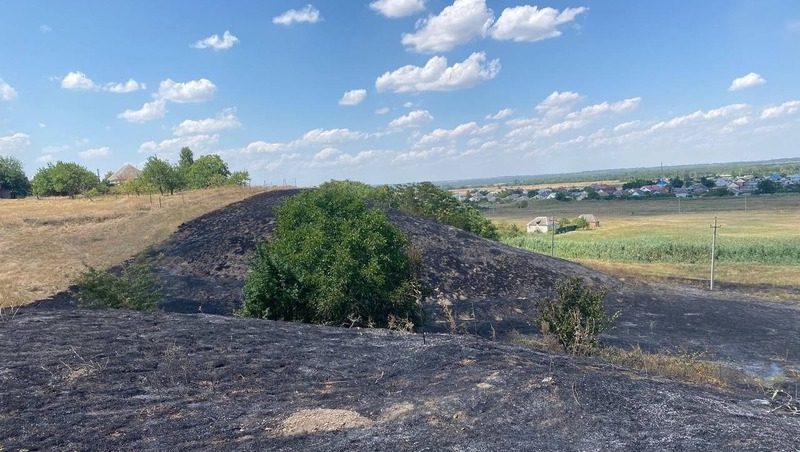 Пожарные ликвидировали возгорание в Георгиевском округе на площади 500 кв. м