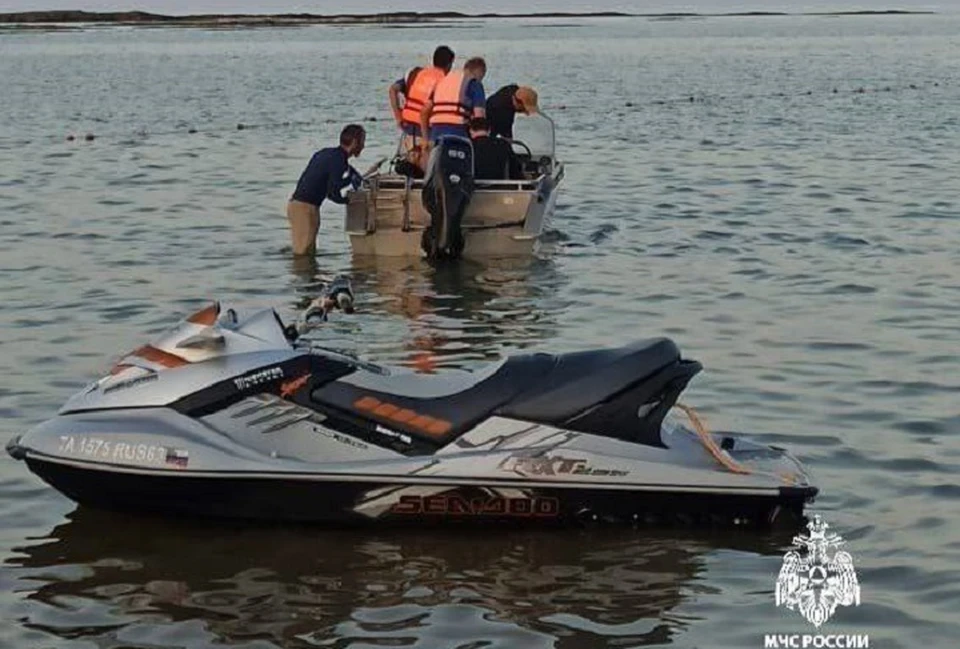 Сапбордист пропал в Дагестане после столкновения в море сапбордов и тюбинга0