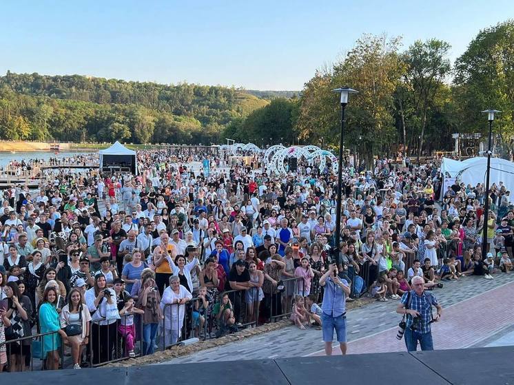 В Кисловодске открыли озеро, благоустроенное впервые с советских времён