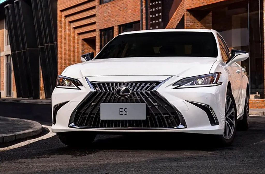 В Китае представлен обновленный седан Lexus ES по цене Haval Dargo