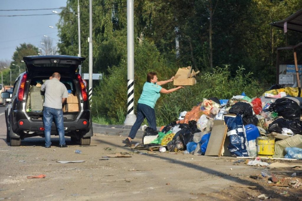 В Москве камеры начали фиксировать незаконный вывоз мусора: нарушителей ждет суровый штраф