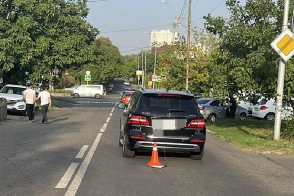 В Ставрополе иномарка сбила переходившего дорогу школьника0