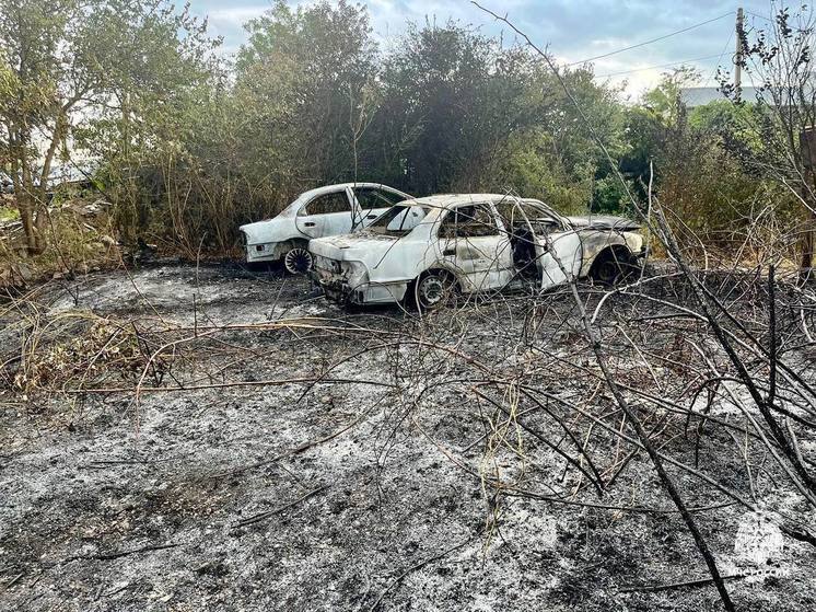 Житель Ставрополья поджёг сухую траву, спалив два чужих автомобиля