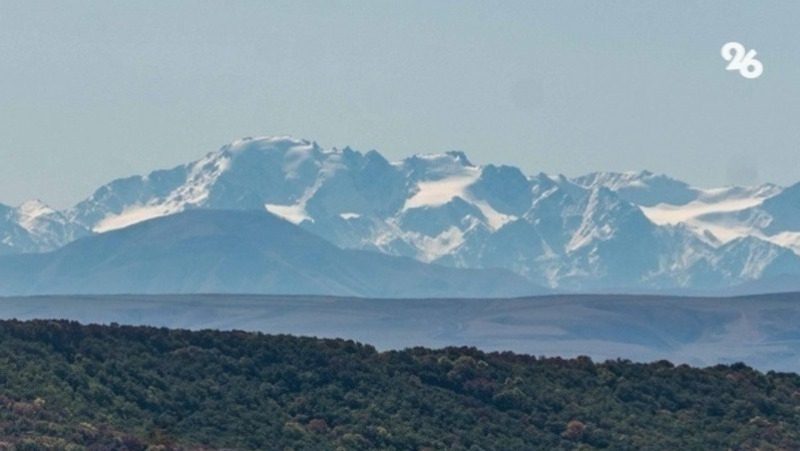 75-летняя пенсионерка прыгнула на верёвке со скалы в горах Архыза