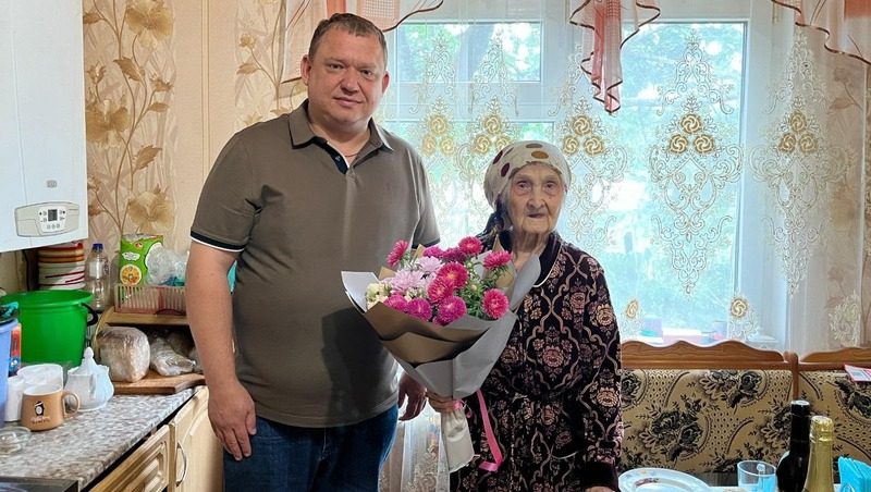 95-летняя именинница из Предгорья проголосовала на выборах главы региона