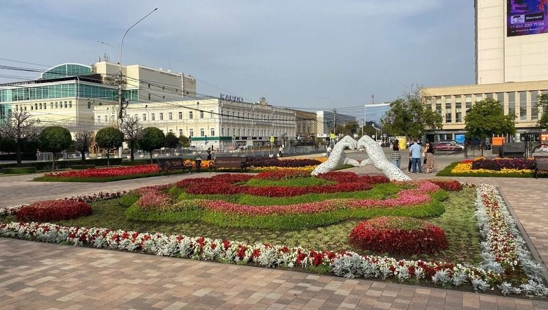 Более 10 тыс. цветов посадят на клумбах Ставрополя ко Дню города