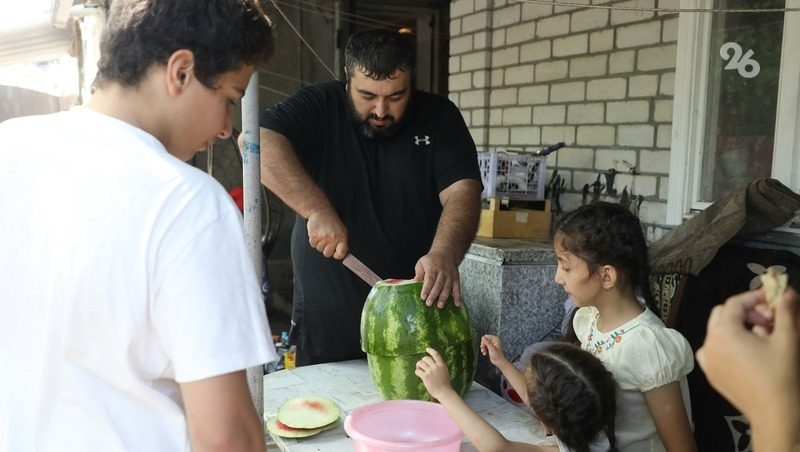 «Дети — лучшее, что мы сотворили!»: как живёт ставропольская семья с восьмью детьми