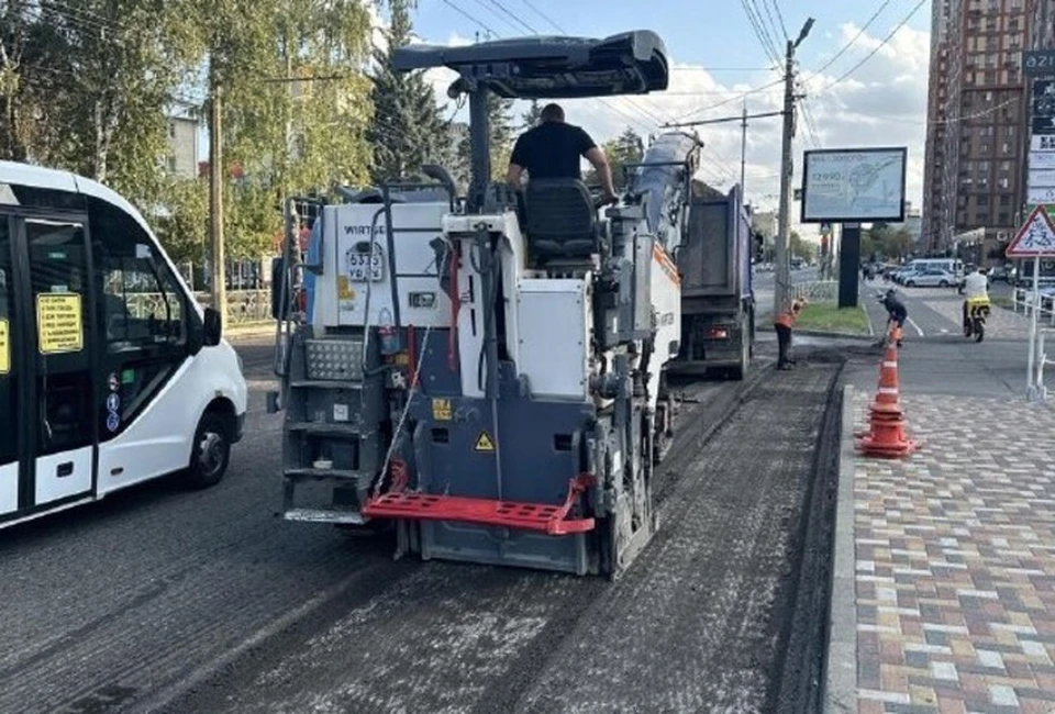 Дополнительную полосу на улице Шпаковской продолжают обустраивать в Ставрополе0