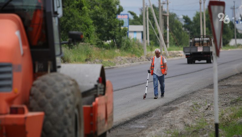 Губернатор распорядился проработать вопрос ремонта дороги в посёлке Змейка