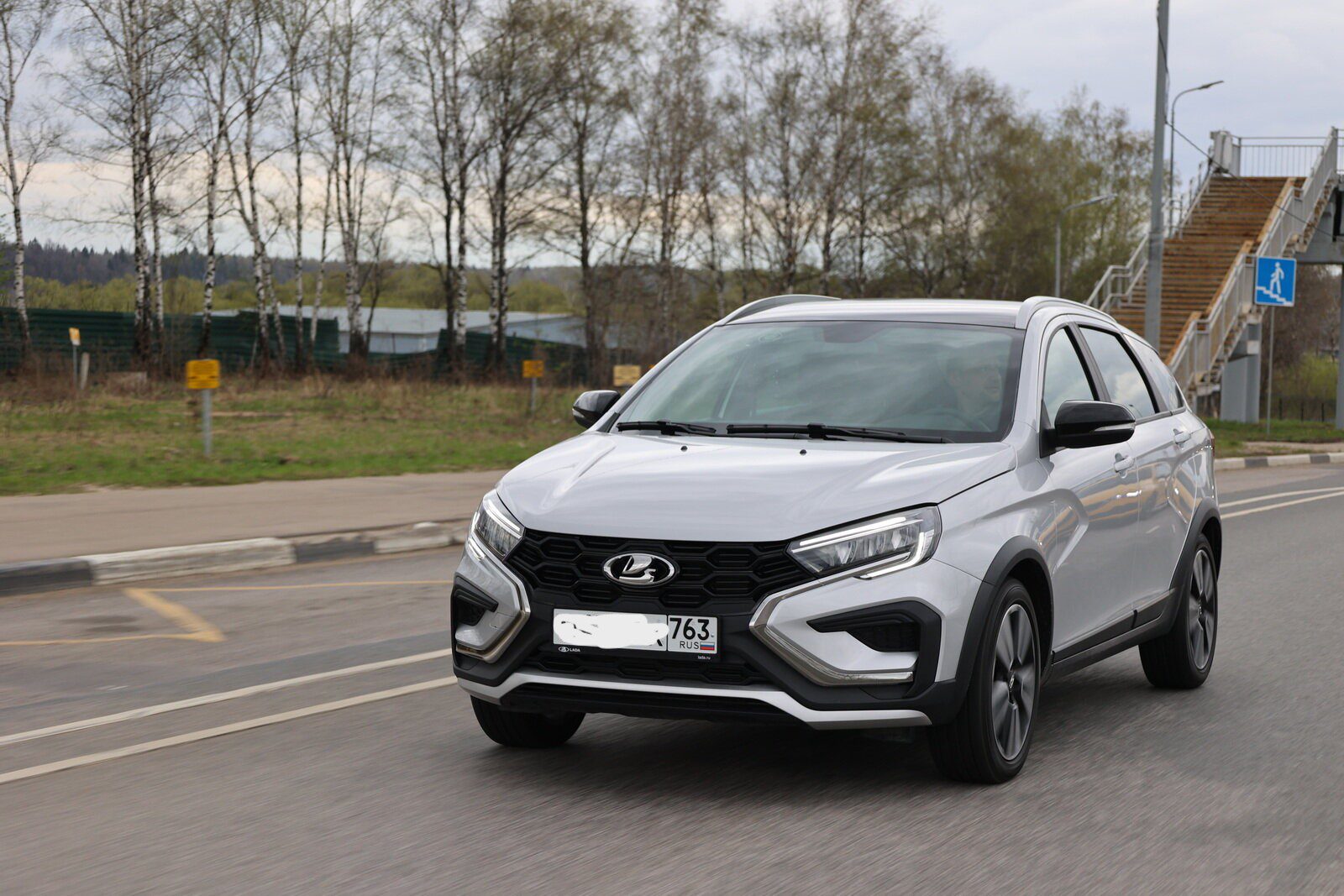 Lada Vesta вернули боковые подушки и ESP: названы цены