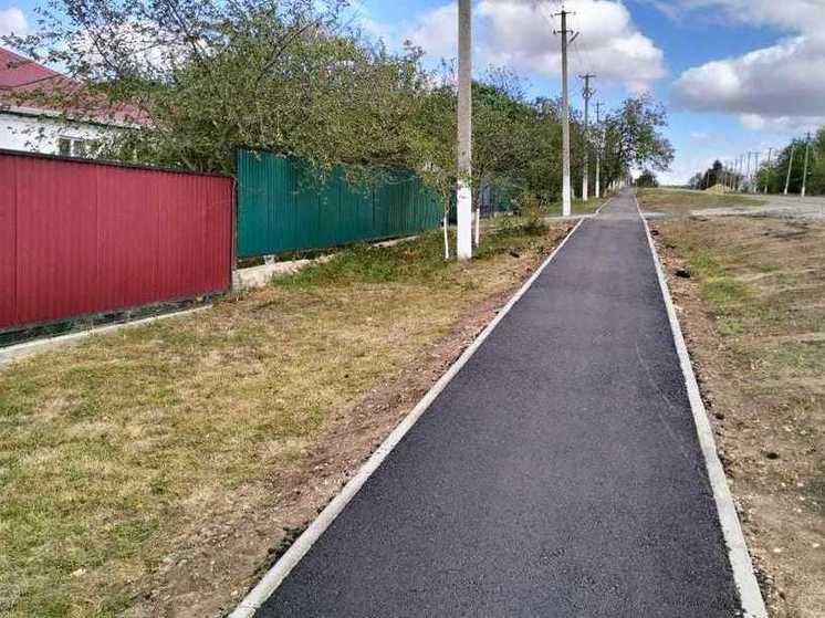 По программе местных инициатив на Ставрополье отремонтировали тротуар