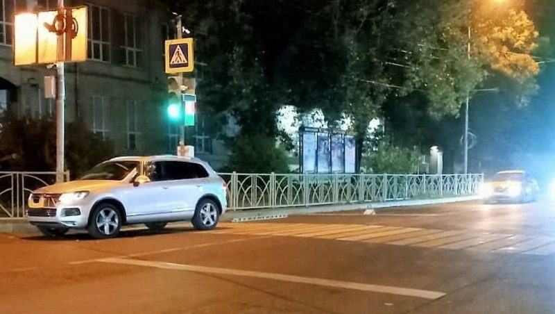 Ребёнок на самокате попал под колёса автомобиля в Ставрополе