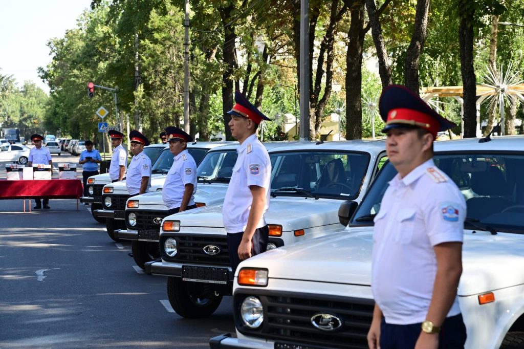 Россия подарила Киргизии партию Lada Niva