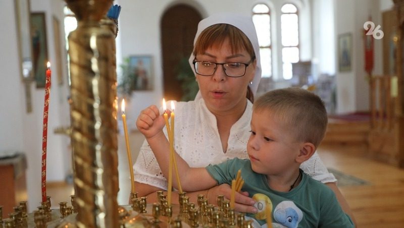 Старые ценности в новое время: как живёт многодетная семья ставропольского священника