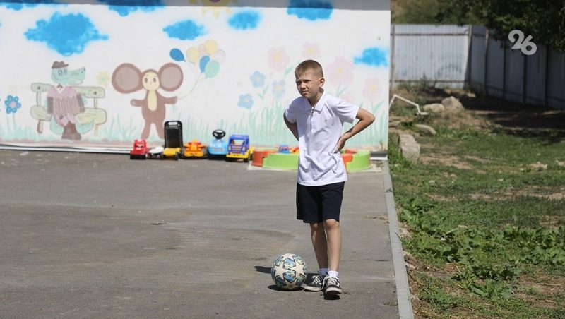 Старые ценности в новое время: как живёт многодетная семья ставропольского священника