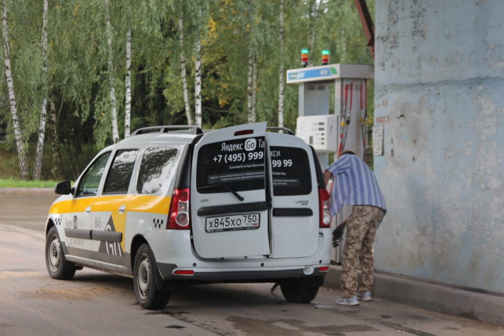 В Москве устроили облаву на таксистов: изъяли 1,5 тысячи автомобилей за неделю