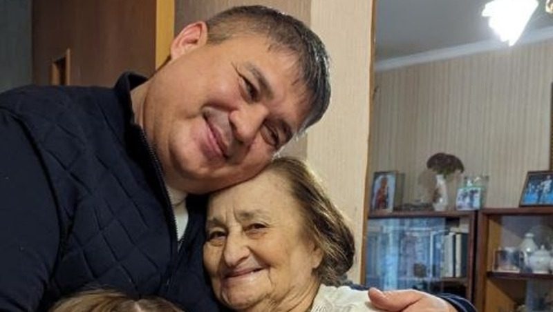 Глава Ессентуков поздравил с 96-летием старейшего врача города