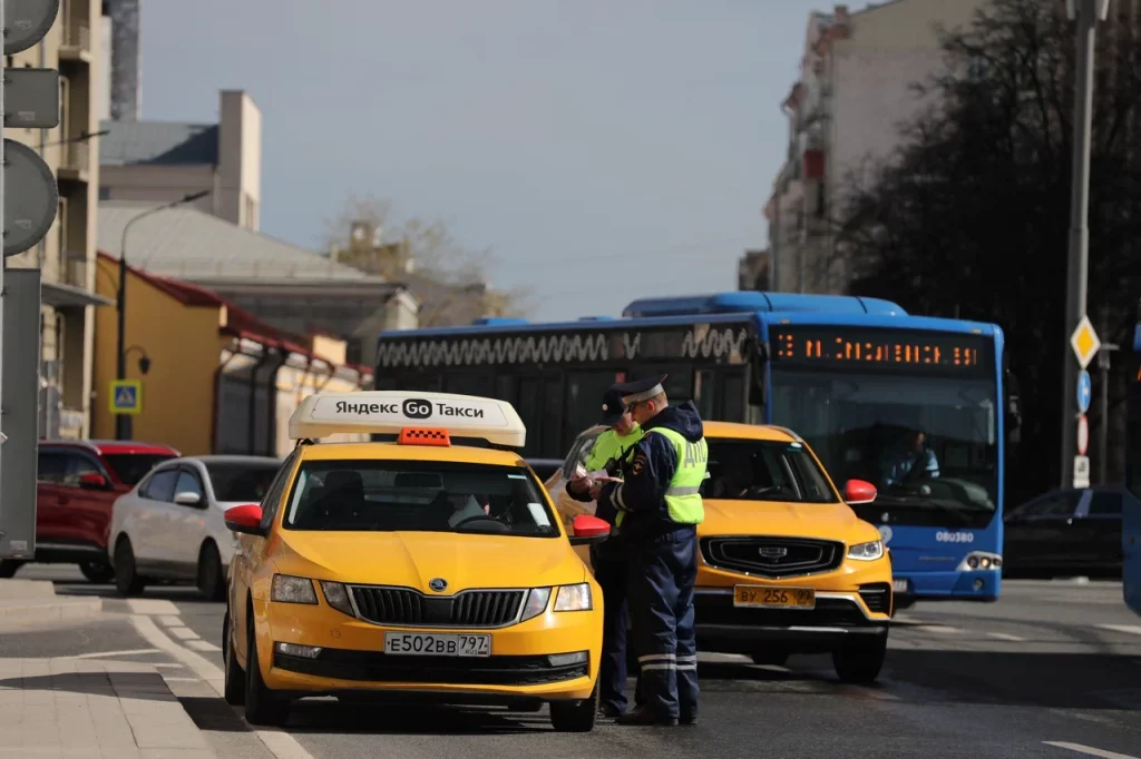 МАДИ проверила более 26 тысяч автомобилей такси с начала года