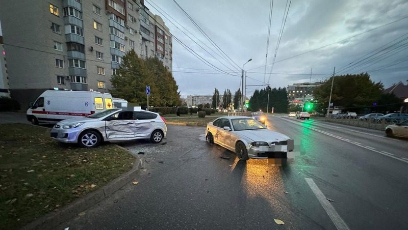 Начинающий водитель спровоцировал аварию с тремя машинами в Ставрополе