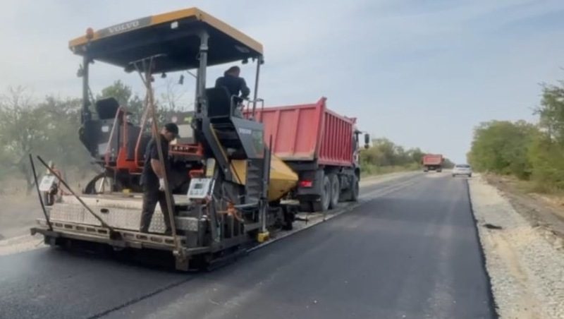 Ремонт отрезка дороги протяжённостью 2,5 км завершается в Шпаковском округе