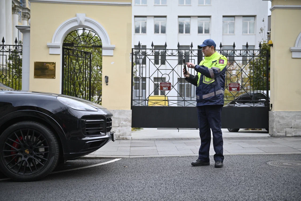 С 1 ноября в центре Москвы усилят контроль за неправильной парковкой