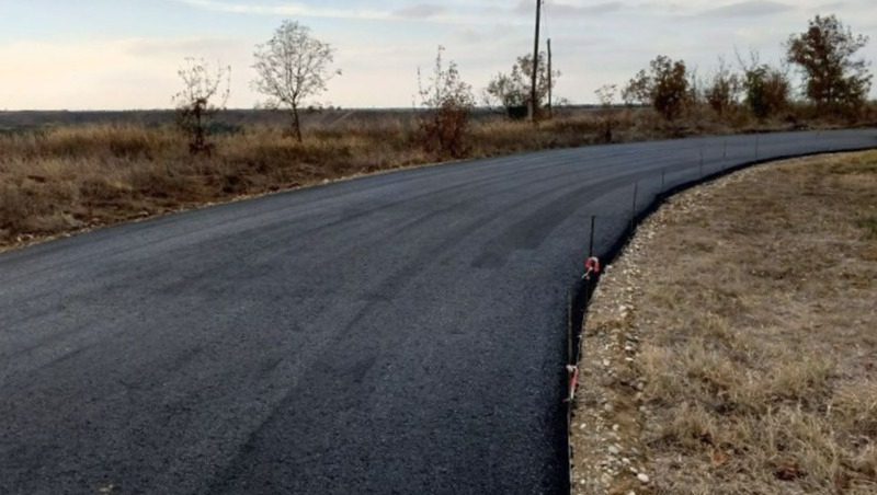 Социально значимую дорогу отремонтировали в Кировском округе