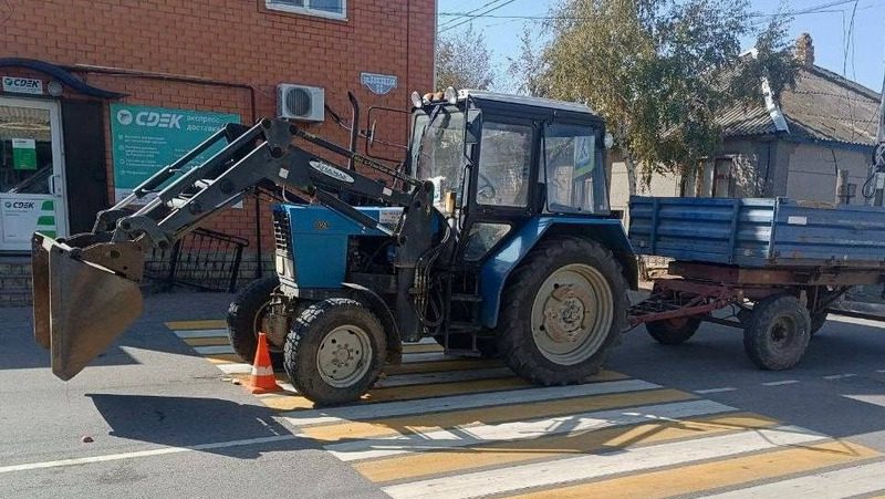 Тракторист сбил пенсионерку на дороге в Светлограде