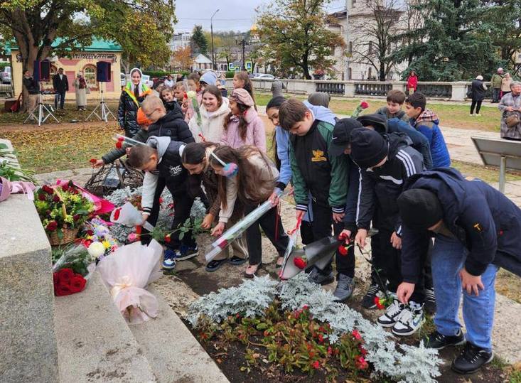 В День рождения М.Ю. Лермонтова в Пятигорске торжественно открыли обновленный литературный школьный музей  Ставрополь (Кавказ)4