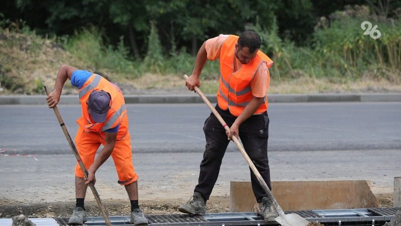 В Ипатовском округе завершили ремонт дороги к школе