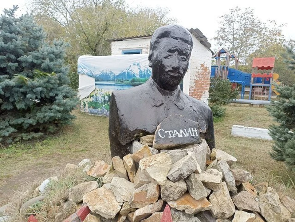 Власти начали решать судьбу памятника Сталина возле туалета на Ставрополье0