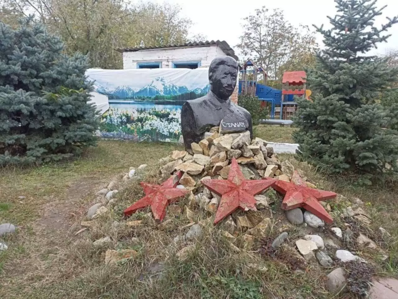 Власти прокомментировали появление самодельного памятника Сталину на Ставрополье2