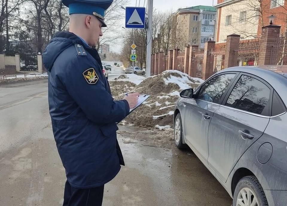 Конфискованные у должников-ставропольцев автомобили передали в зону СВО0