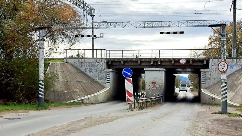 Реверсивное движение организуют под мостом в Минераловодском округе 8 ноября