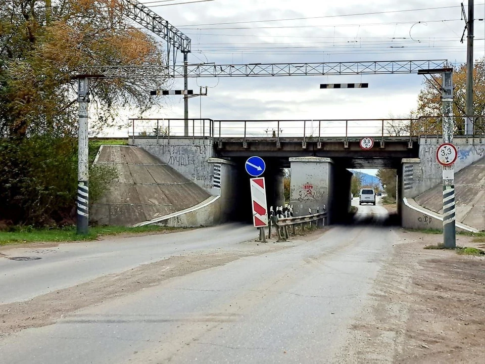 Реверсивное движение организуют под мостом в Минводах из-за дорожных работ0