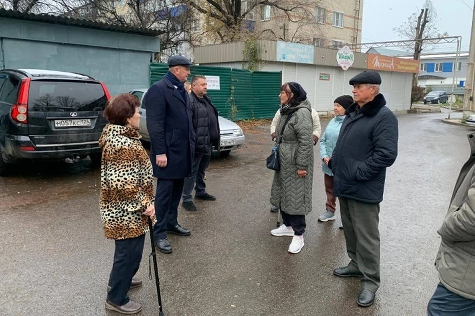 В Изобильном оперативно решают вопрос с площадкой для мусорных контейнеров0