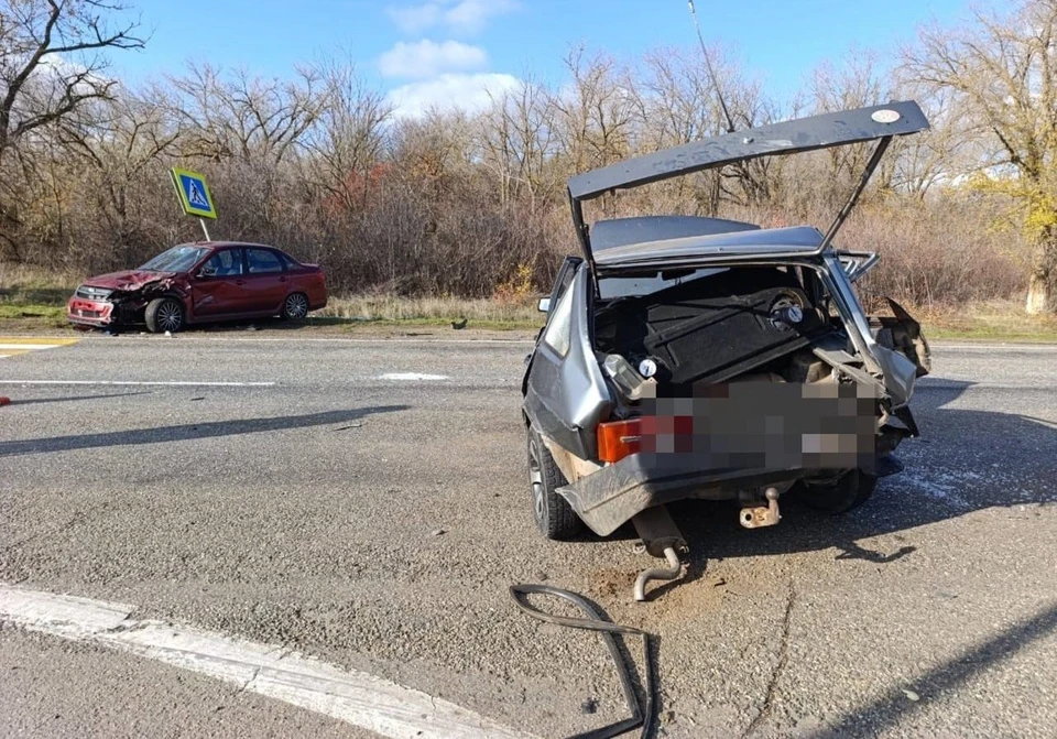 Водитель-лихач устроил аварию с двумя пострадавшими на трассе Ставрополья0