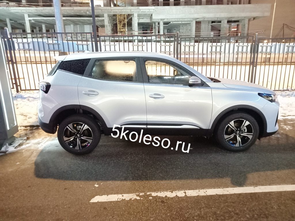 Chery поднял цены почти на все свои модели в России. Сколько они теперь стоят?